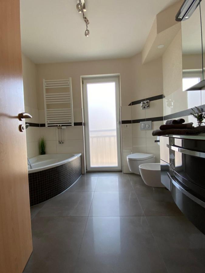 Elviras Apartment Зинген Номер фото